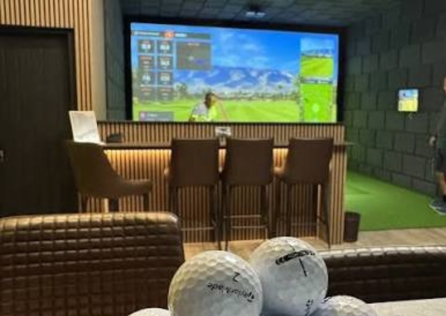 Hill Barn Golf Club Present New Golf Simulators